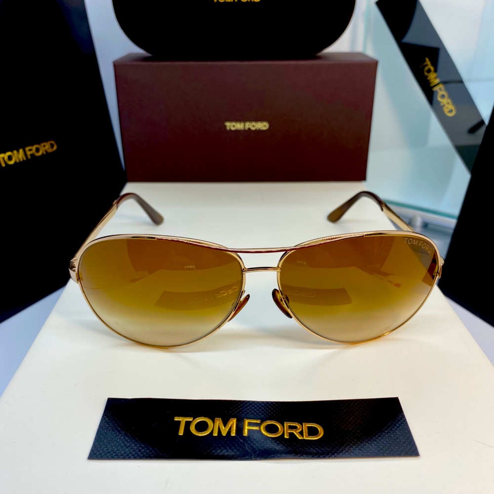 TOM FORD AVIATOR SUNGLASSED PREOWNED